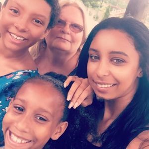 Meet your Posher, Linda